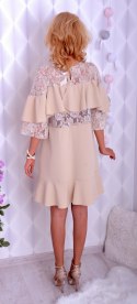 Elegancka sukienka beżowa trapezowa