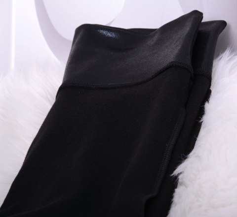 Modne legginsy polarowe lateksowe P403 Modne legginsy polarowe lateksowe P403