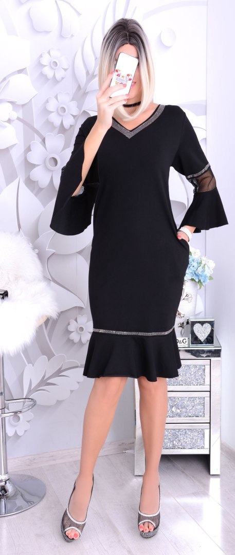 Sexy sukienka mała czarna z haftowanym tyłem P253 Sexy sukienka mała czarna z haftowanym tyłem P253